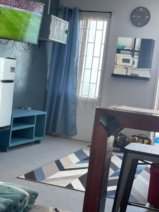 Gloria'S Mini Hideaway Apartment Christ Church Luaran gambar
