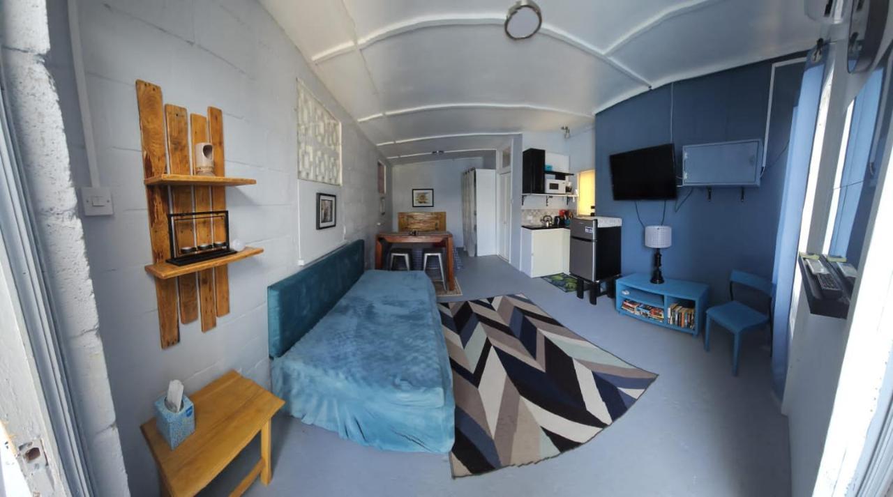 Gloria'S Mini Hideaway Apartment Christ Church Luaran gambar